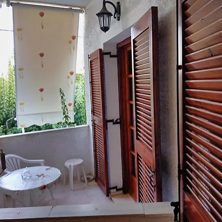 Akrata Golden House 2 *