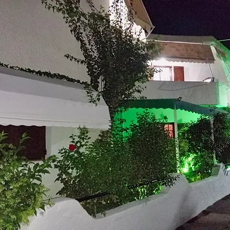 Apartment Akrata Golden House 2 *