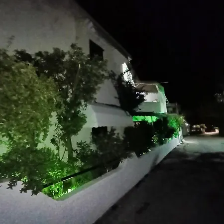 Akrata Golden House 2 *