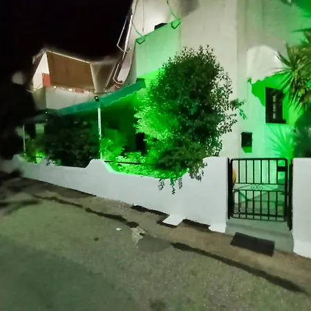 Akrata Golden House 2 *