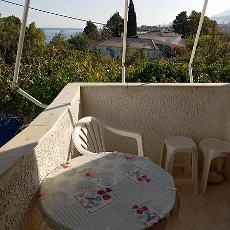 Daire Akrata Golden House 2 *