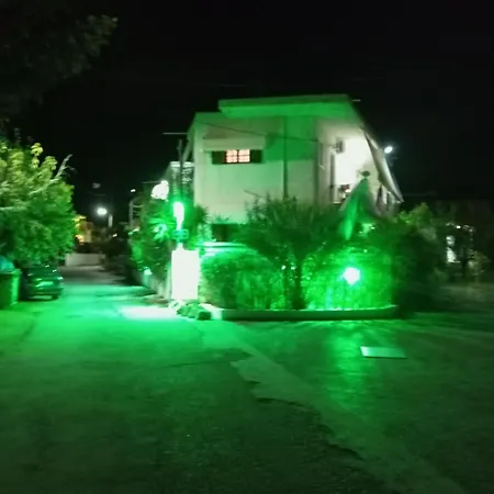 Akrata Golden House 2 Apartment *