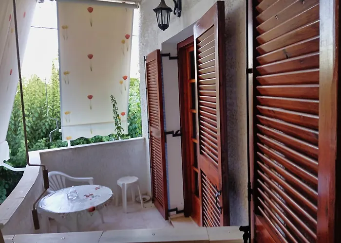 Akrata Golden House 2 *