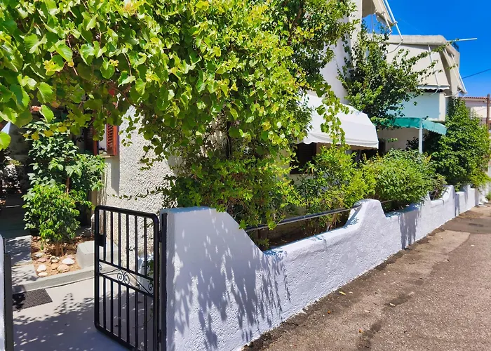 Akrata Golden House 2 *