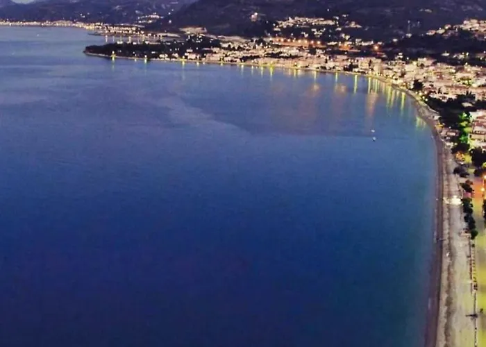 Apartamento Akrata Golden House 2