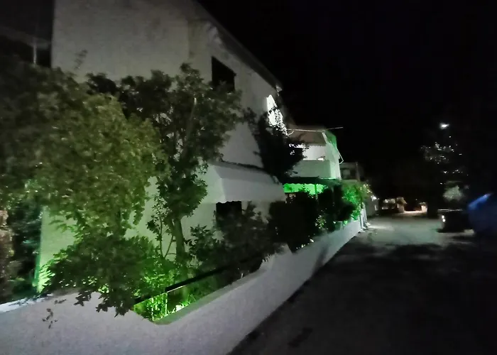 Akrata Golden House 2 *