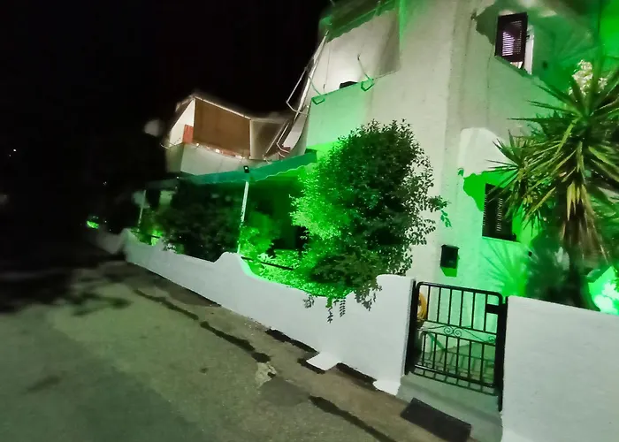 Apartamento Akrata Golden House 2 *