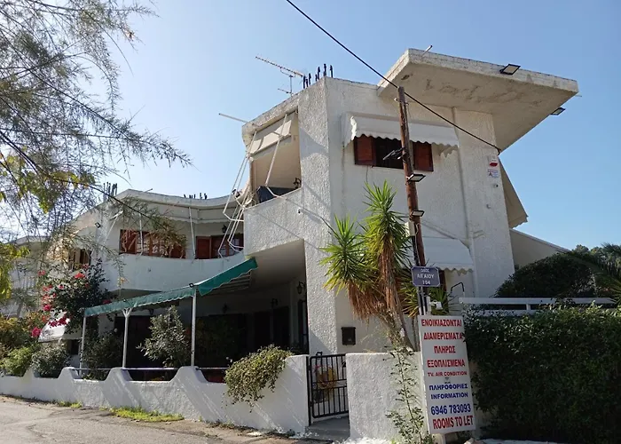 Apartman Akrata Golden House 2 *