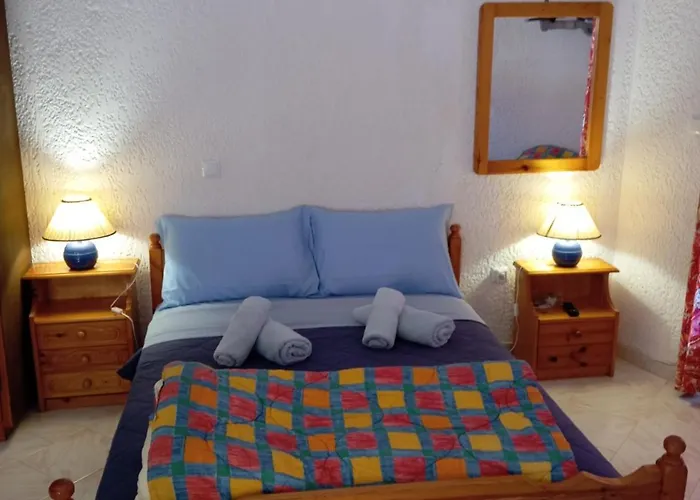 Apartman Akrata Golden House 2 *