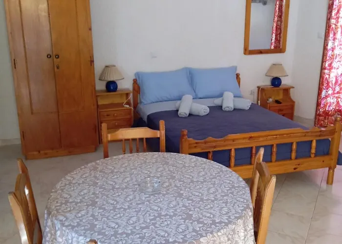 Apartman Akrata Golden House 2 *
