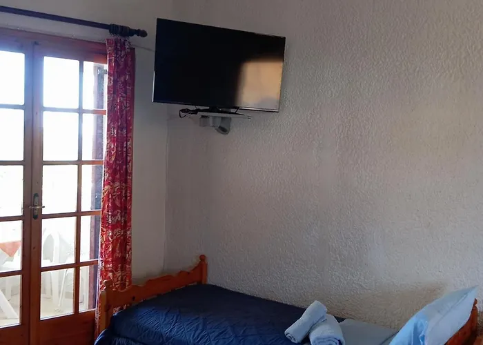 Apartman Akrata Golden House 2 *