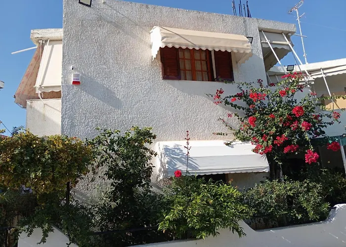 Apartman Akrata Golden House 2 *